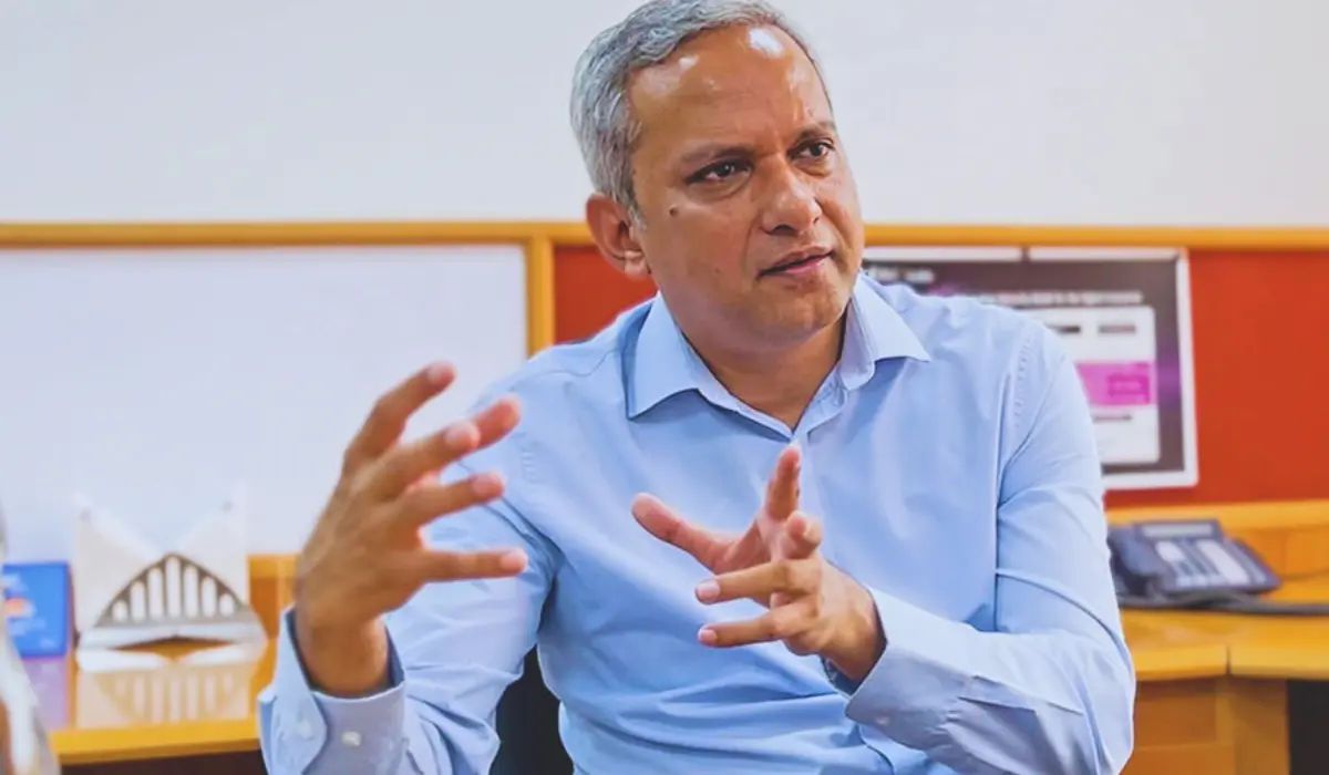 Infosys CTO Tarafdar To Engineering Students